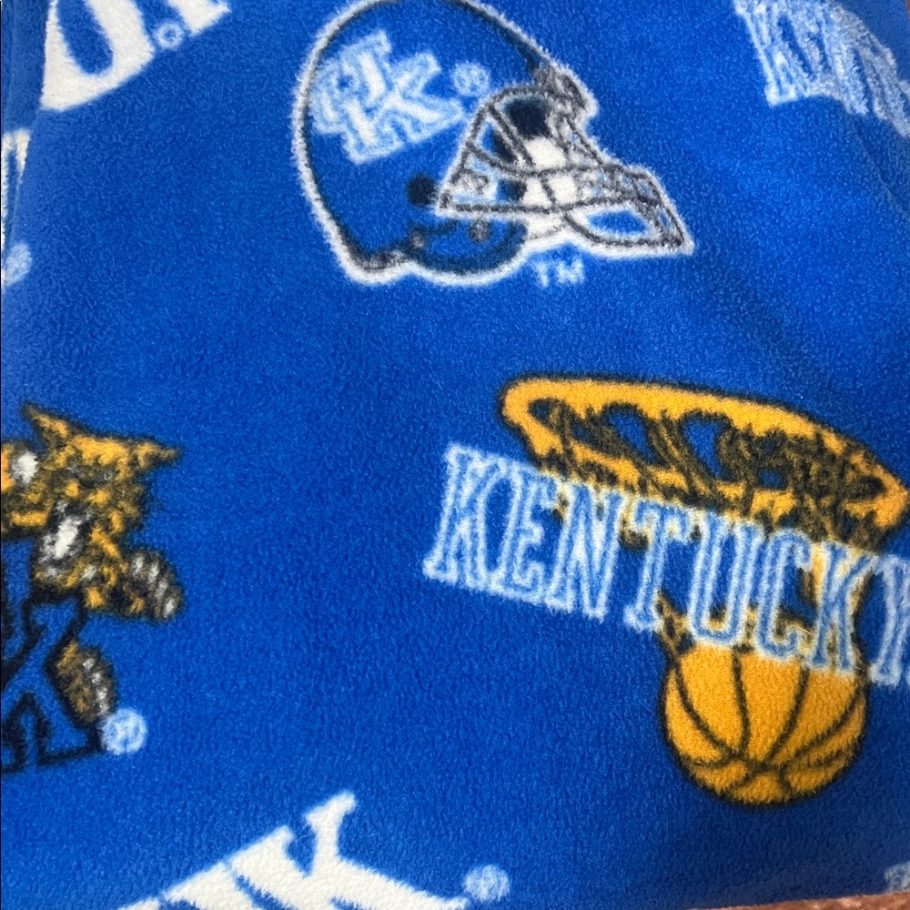 Unisexed Kentucky Wildcats Snuggie - Picture 2 of 2